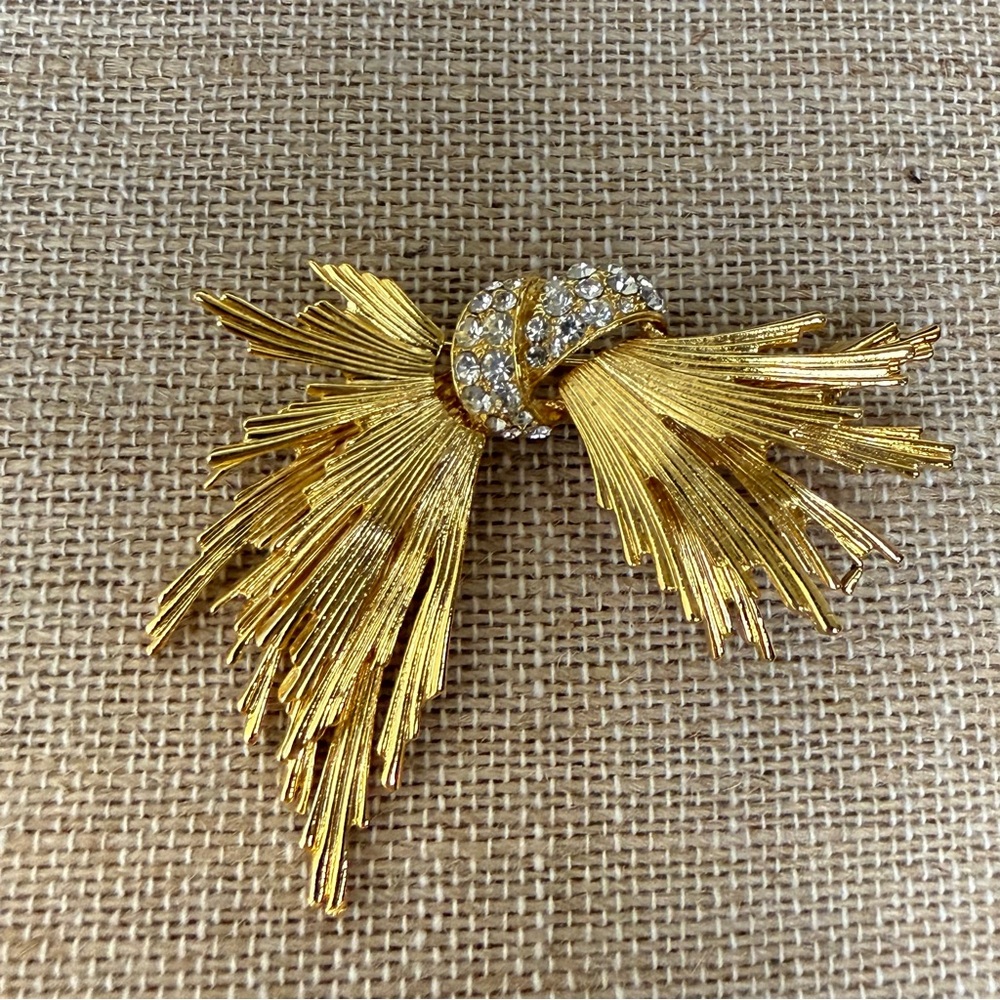 Vintage Gold Tone Brooch With Pave Crystals Attr To Givenchy Unmarked